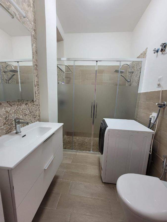 Appartamento Eleni 50M Spiaggia & Shopping Lido Marini Exterior photo